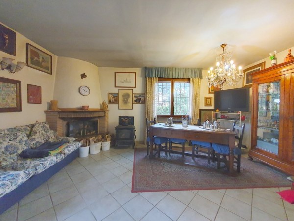 Riferimento 4M2127 - Villa in Vendita a Massarosa