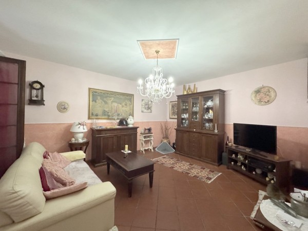 Riferimento 2L2569 - Villa Bifamiliare in Vendita a Torre Del Lago Puccini