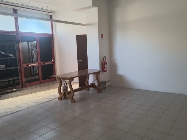 Riferimento PE5050 - Locale Commerciale in Vendita a Empoli