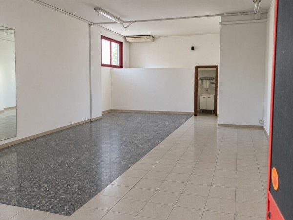 Riferimento PE5050 - Locale Commerciale in Vendita a Empoli