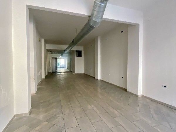 Riferimento EC5058 - Fondo Artigianale in Vendita a Empoli