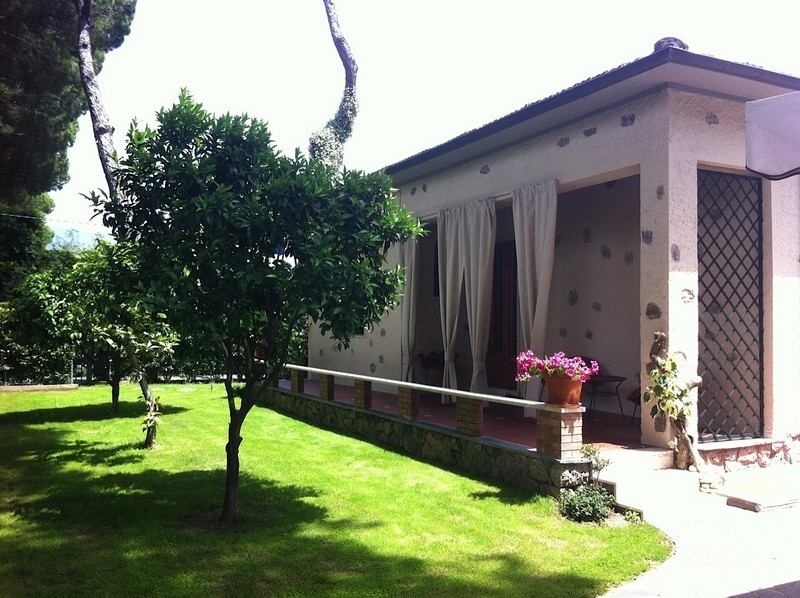 Foto - Vendesi Villa Viareggina In Bellissima Zona