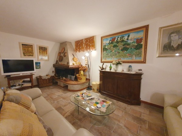 Riferimento 2M2573 - Villa Bifamiliare in Vendita a Torre Del Lago Puccini