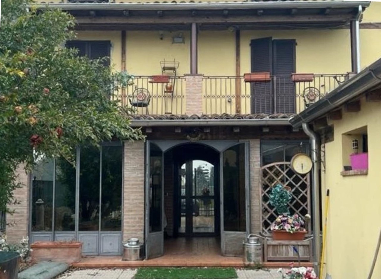 Casa indipendente in vendita a Polesine Zibello (PR)