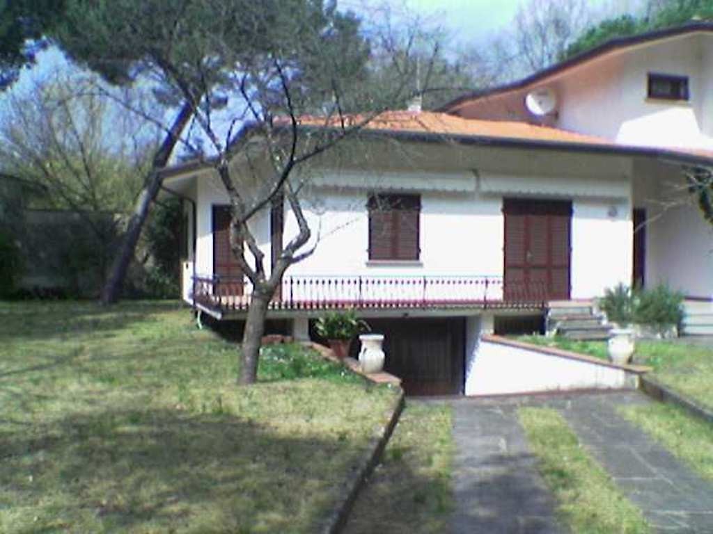 Villetta in affitto a Ronchi, Massa (MS)
