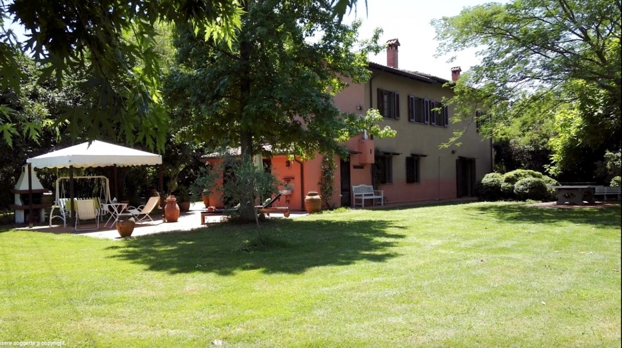 Colonica in vendita a Pietrasanta (LU)
