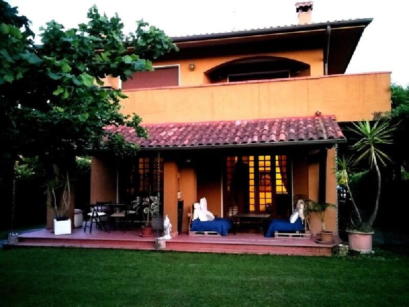 Villa in vendita a Forte Dei Marmi (LU)