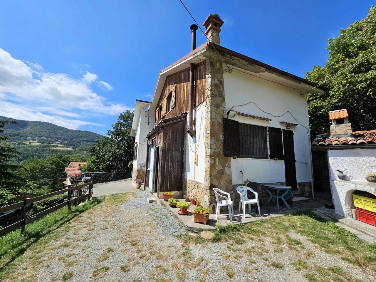 Casa indipendente in vendita a Mongiardino Ligure (AL)