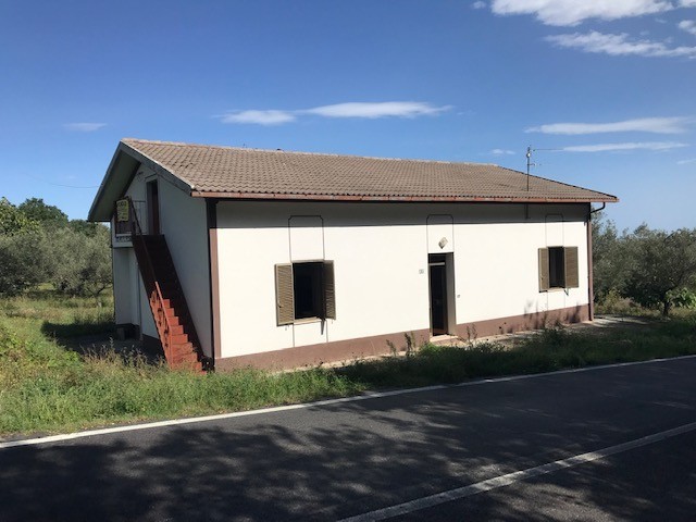 Casa indipendente in vendita a Civitaquana (PE)