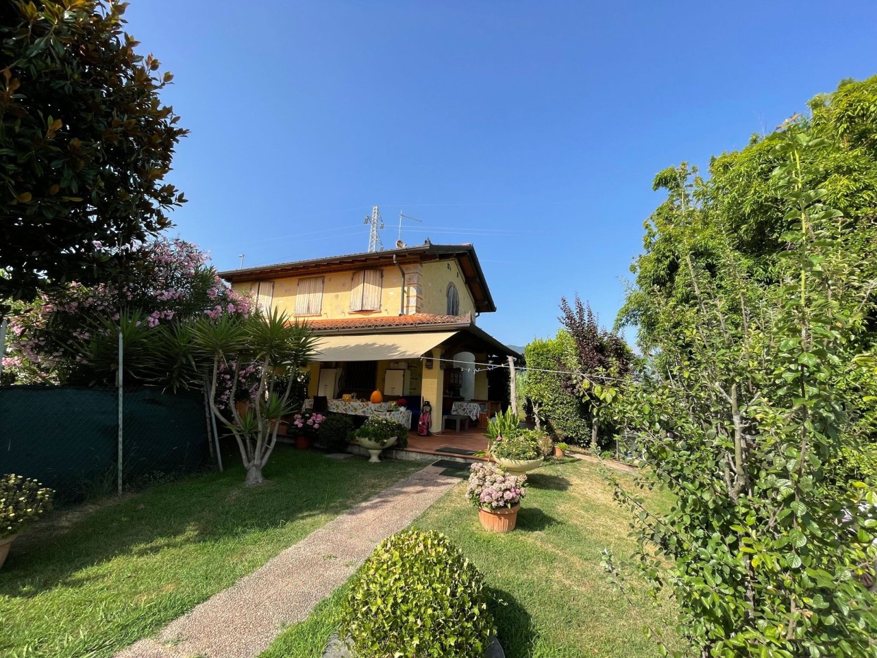 Villa in vendita a Vittoria Apuana, Forte Dei Marmi (LU)