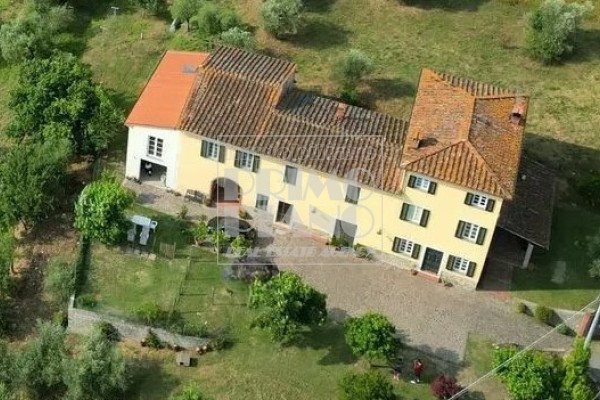 Country House For Sale In Capa