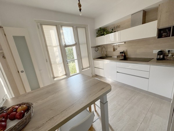 Riferimento SV130 - villa in Buying And Selling in Pietrasanta