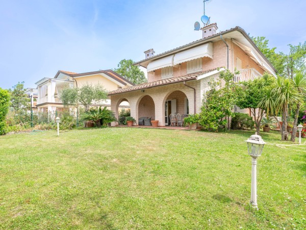 Villa Singola in vendita, Forte dei Marmi 