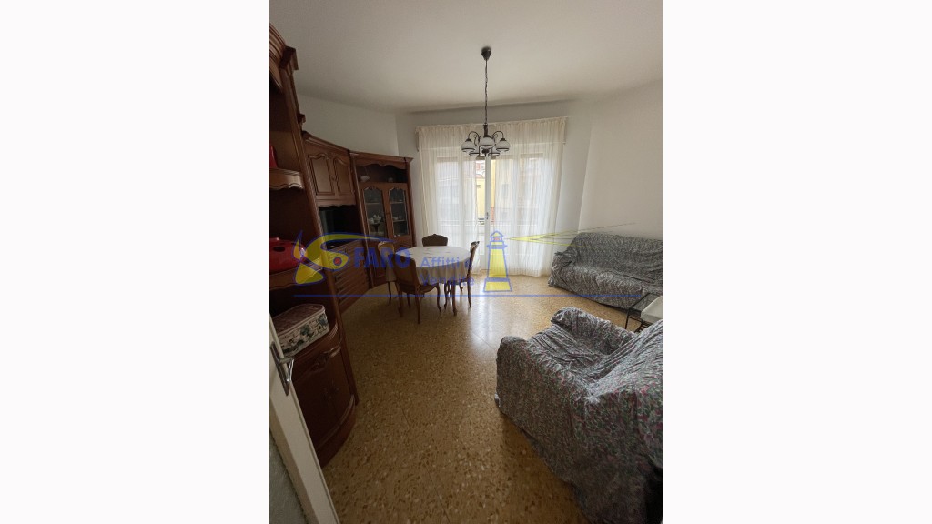 Appartamentoin Affitto, Ventimiglia - Centrale - Riferimento: at093