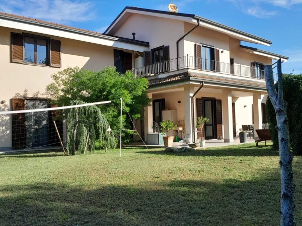 Riferimento 996VC - Villa Bifamiliare in Vendita a Valmadonna