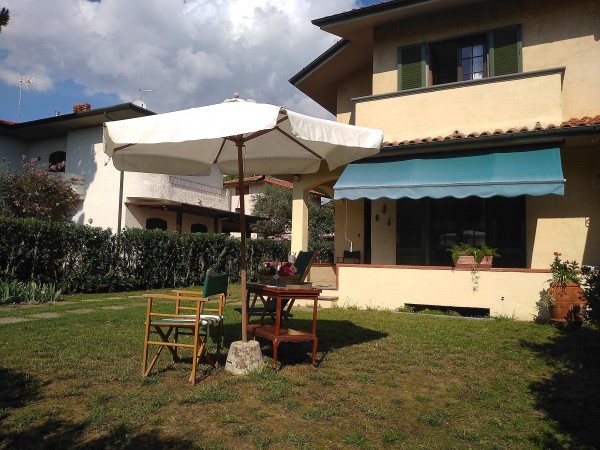 Riferimento SA0032 - two-family villa in Летняя аренда in Pietrasanta - Marina Di Pietrasanta