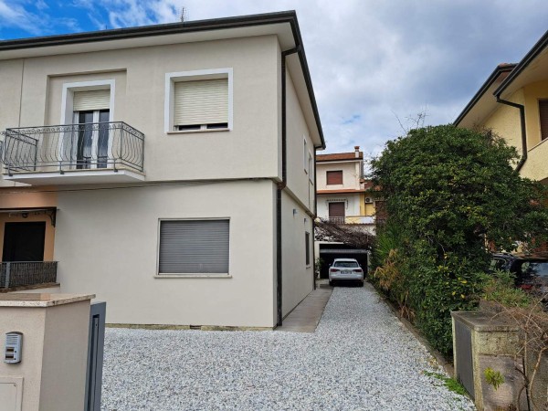 Rif. V1510 - appartamento indipendente in vendita a Camaiore - Lido Di Camaiore | Foto 8