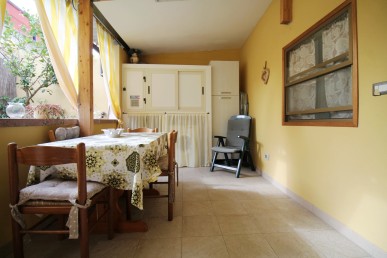 Semi  indipendente con cortile