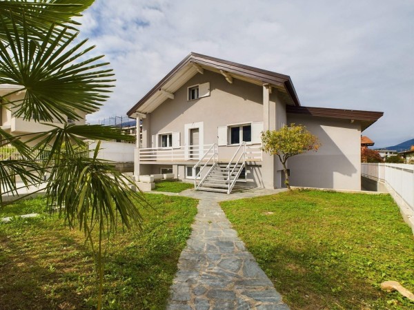 Ref. 758 - Casa for Sale in Lavena Ponte Tresa