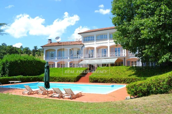 Villa For Sale In Lucca