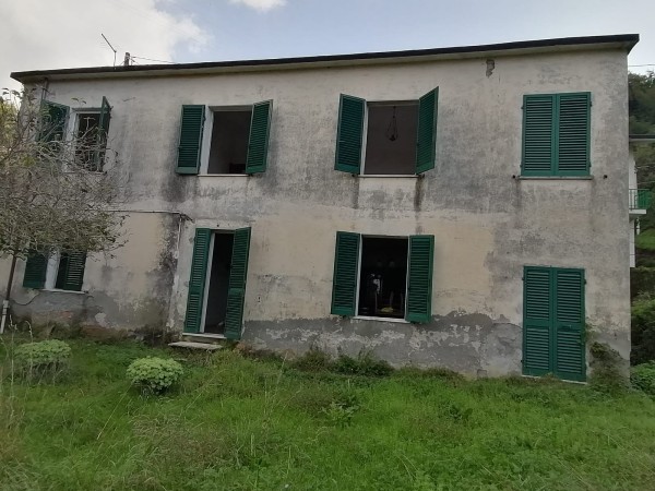 Riferimento V1310 - Casa Indipendente in Vendita a Montignoso