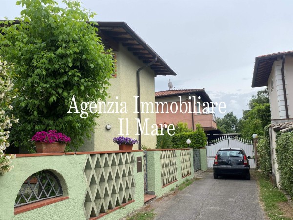 Reference 495 - Villa - Villetta Indipendente  for Sale in Forte Dei Marmi