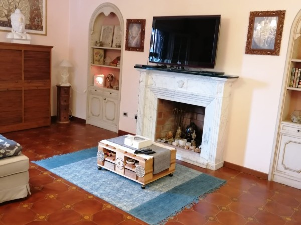 Riferimento V2112 - Villa Singola in Vendita a Viareggio