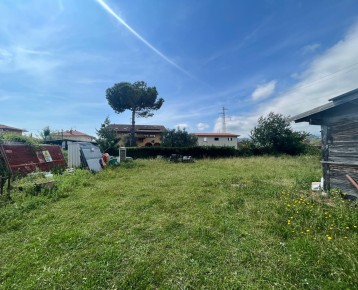 Terreno a Marina di Massa