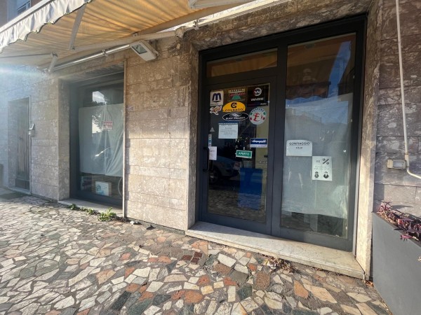 Attività commerciale con poss