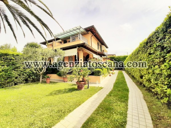 Villa Bifamiliare in vendita, Pietrasanta - Marina Di Pietrasanta -  1