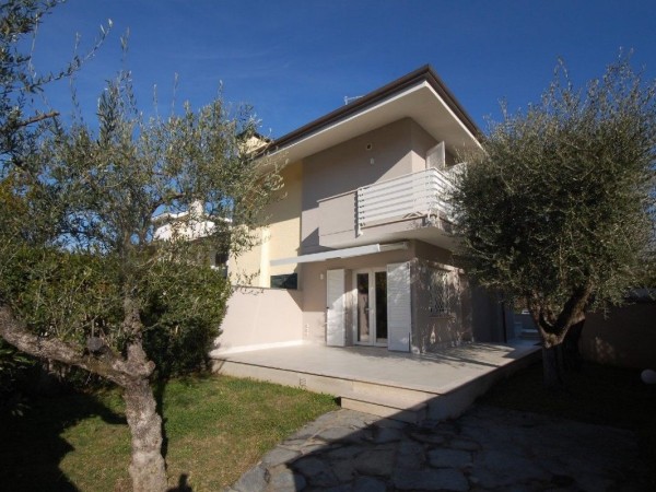 >Foto Anteprima WA 15543 - Villa Bifamiliare in Vendita a Marina Di Pietrasanta