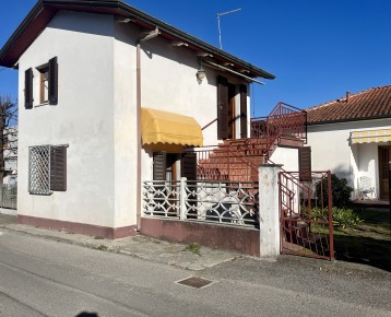 Casa singola con giardino priv