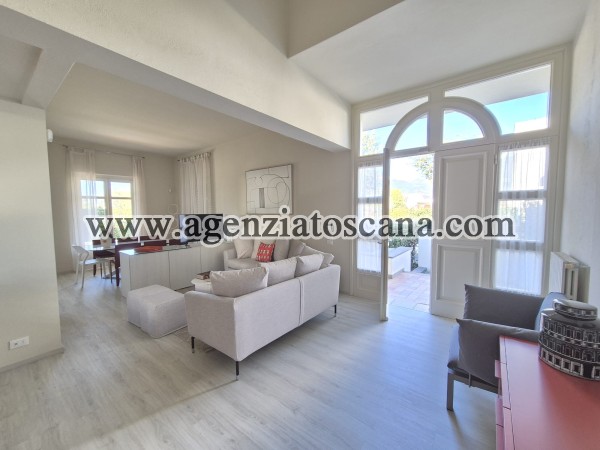 Two-family Villa for sale, Forte Dei Marmi - Centrale -  2