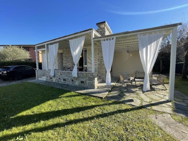 Riferimento SV01365 - villa in Покупая и продавая in Pietrasanta - Marina Di Pietrasanta