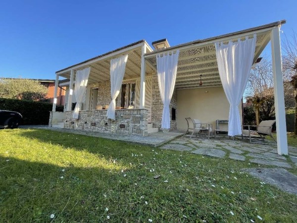 Riferimento SV01365 - villa in Покупая и продавая in Pietrasanta - Marina Di Pietrasanta