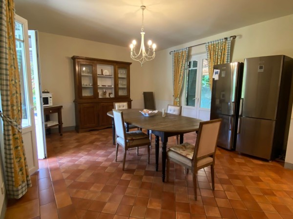 Riferimento SV012 - villa in Покупая и продавая in Forte Dei Marmi