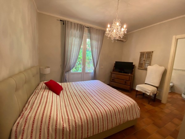 Riferimento SV012 - villa in Покупая и продавая in Forte Dei Marmi