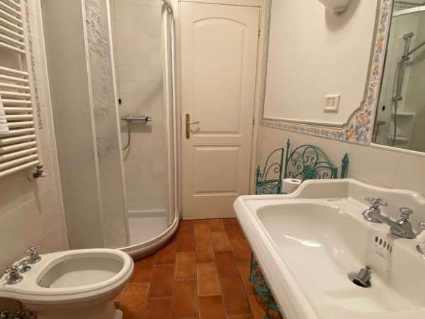 Riferimento SV012 - villa in Покупая и продавая in Forte Dei Marmi