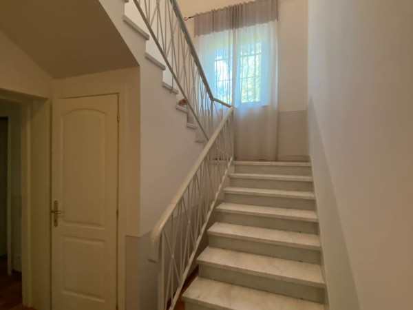 Riferimento SV012 - villa in Покупая и продавая in Forte Dei Marmi