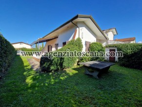 Villetta A Un Piano Con Giardino