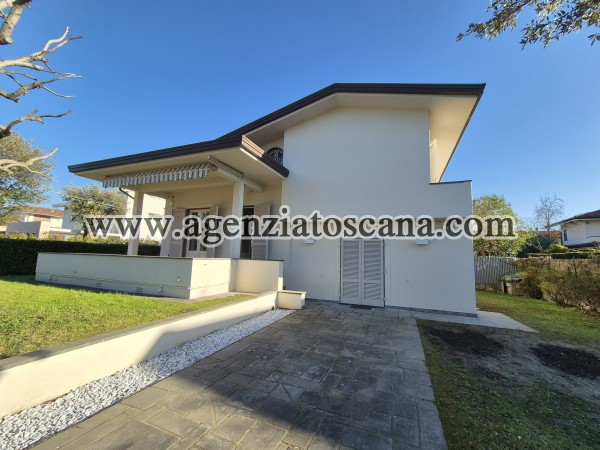 Two-family Villa for rent, Forte Dei Marmi - Centrale -  42