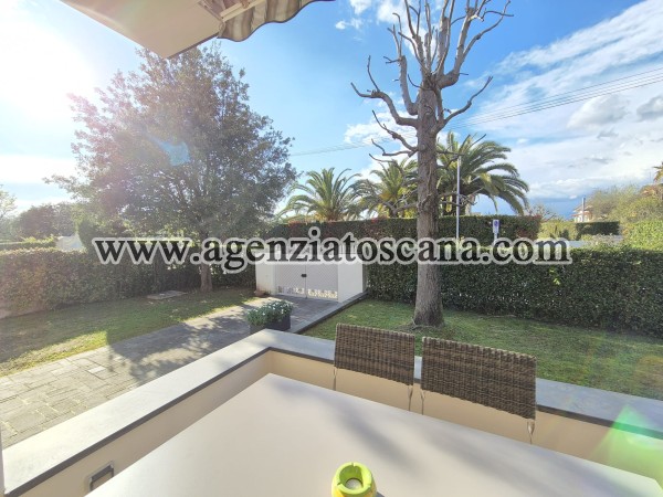 Villa Bifamiliare in vendita, Forte Dei Marmi - Centrale -  37