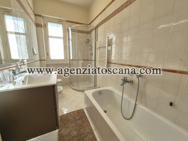 Villa Bifamiliare in vendita, Forte Dei Marmi - Centrale -  25