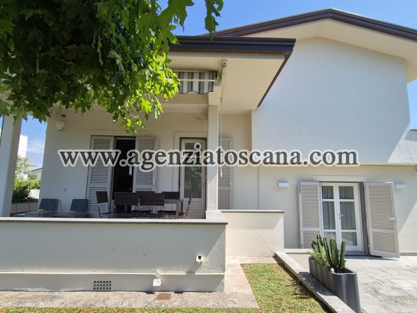 Two-family Villa for rent, Forte Dei Marmi - Centrale -  37