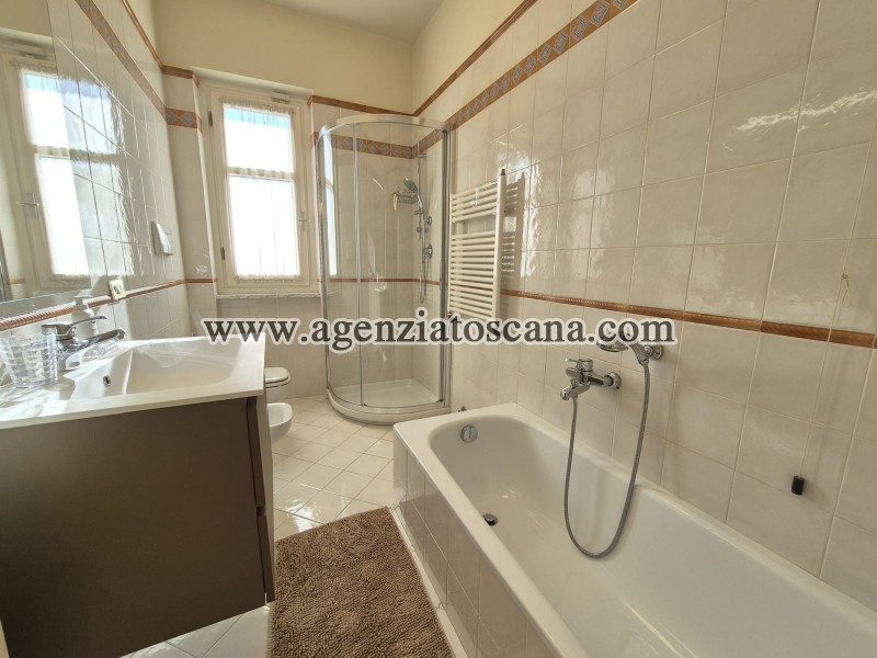 Villa Bifamiliare in vendita, Forte Dei Marmi - Centrale -  26