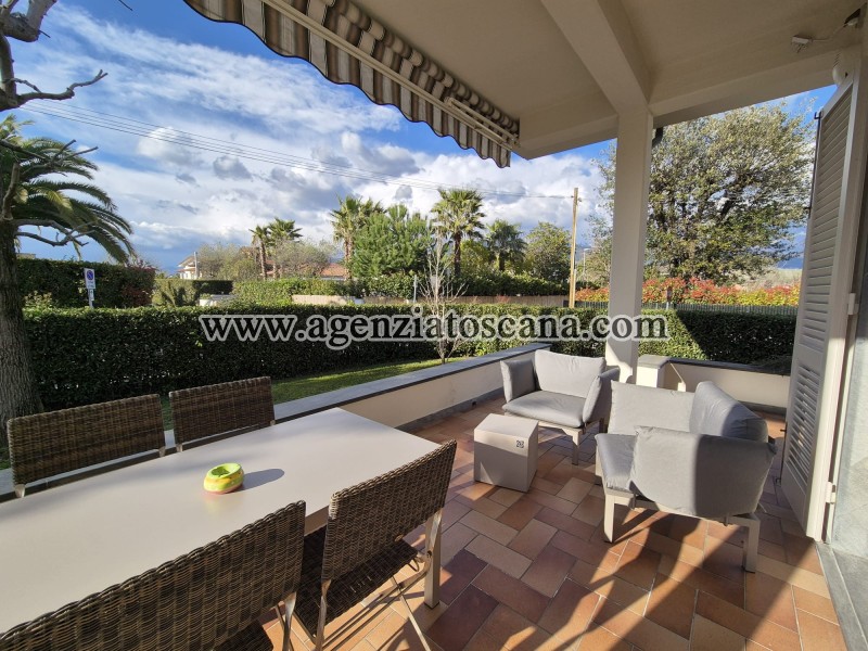 Villa Bifamiliare in vendita, Forte Dei Marmi - Centrale -  38
