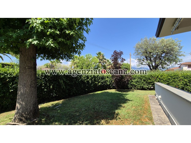 Two-family Villa for sale, Forte Dei Marmi - Centrale -  38