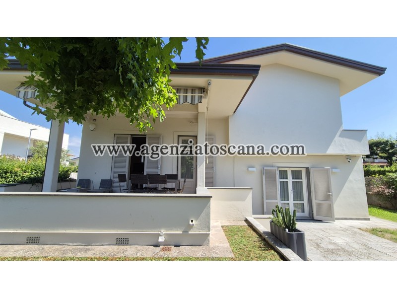 Two-family Villa for sale, Forte Dei Marmi - Centrale -  37