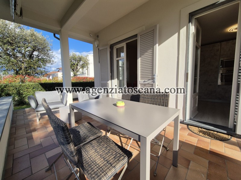 Villa Bifamiliare in vendita, Forte Dei Marmi - Centrale -  35