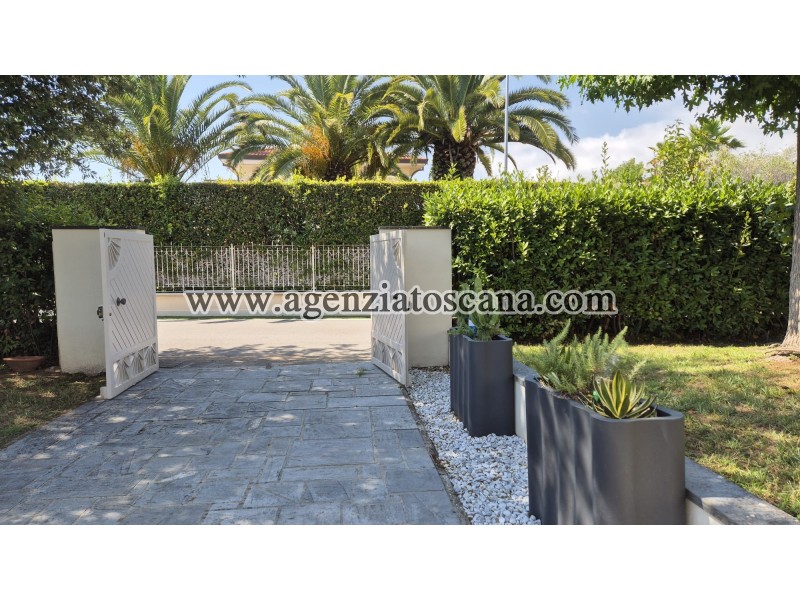 Two-family Villa for sale, Forte Dei Marmi - Centrale -  39